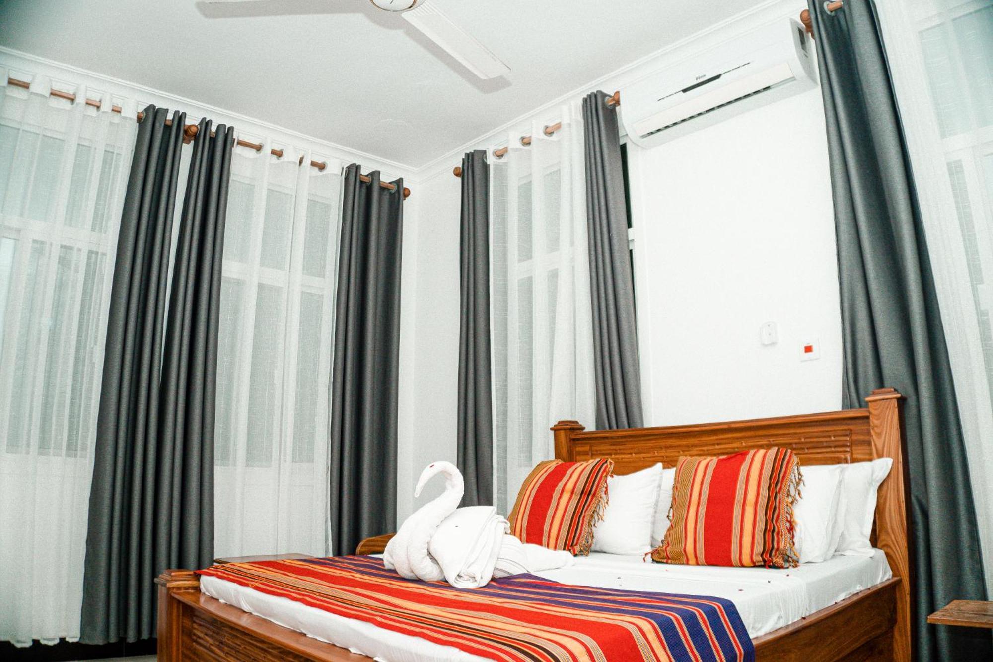 64 Zenj House Luxury Airport B&B Mbweni Exterior foto