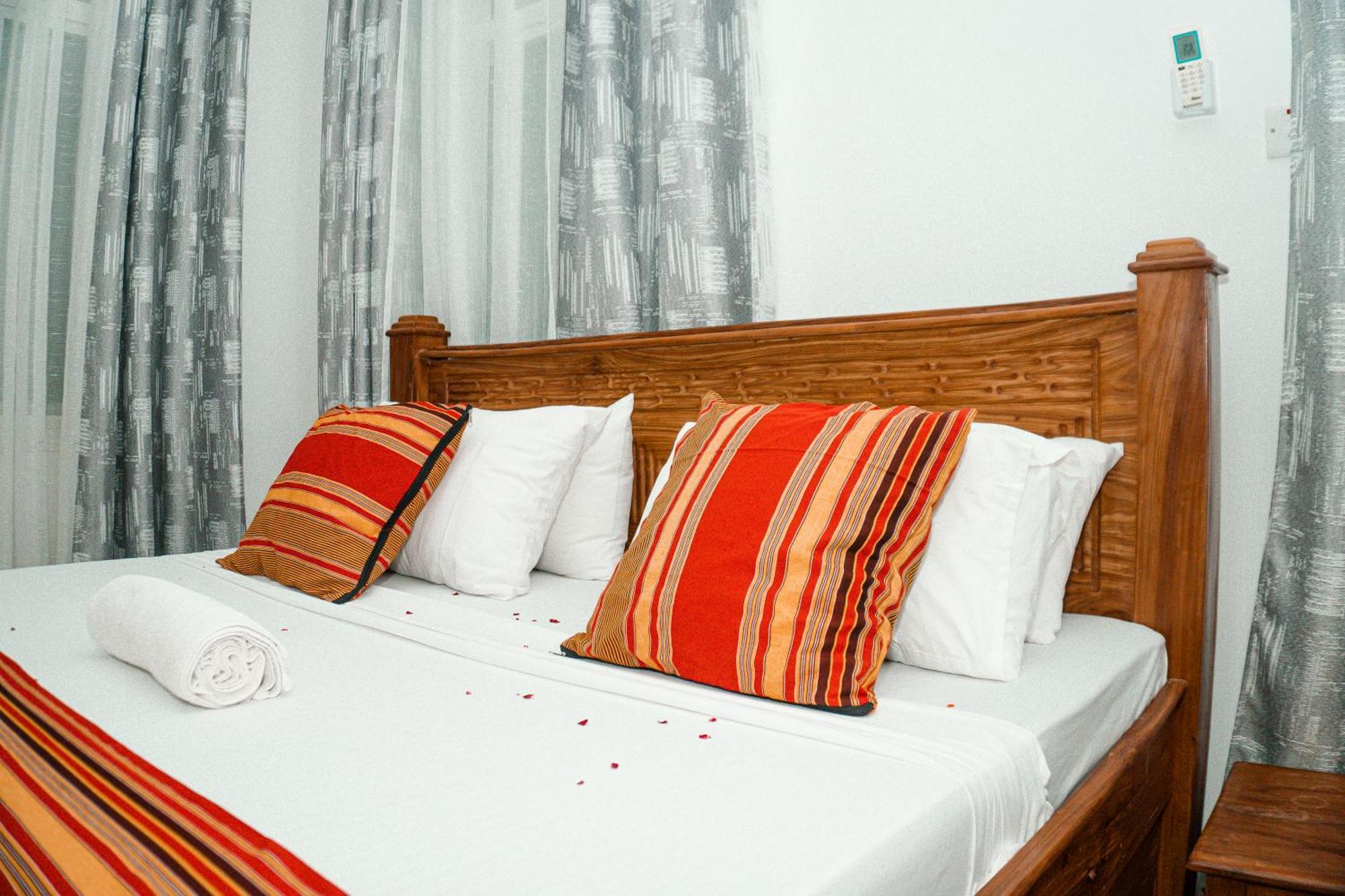 64 Zenj House Luxury Airport B&B Mbweni Exterior foto
