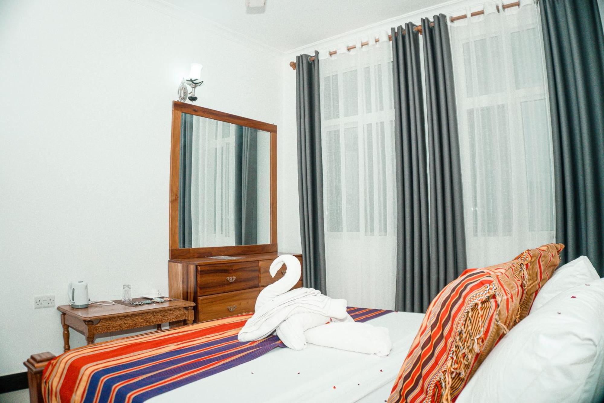 64 Zenj House Luxury Airport B&B Mbweni Exterior foto